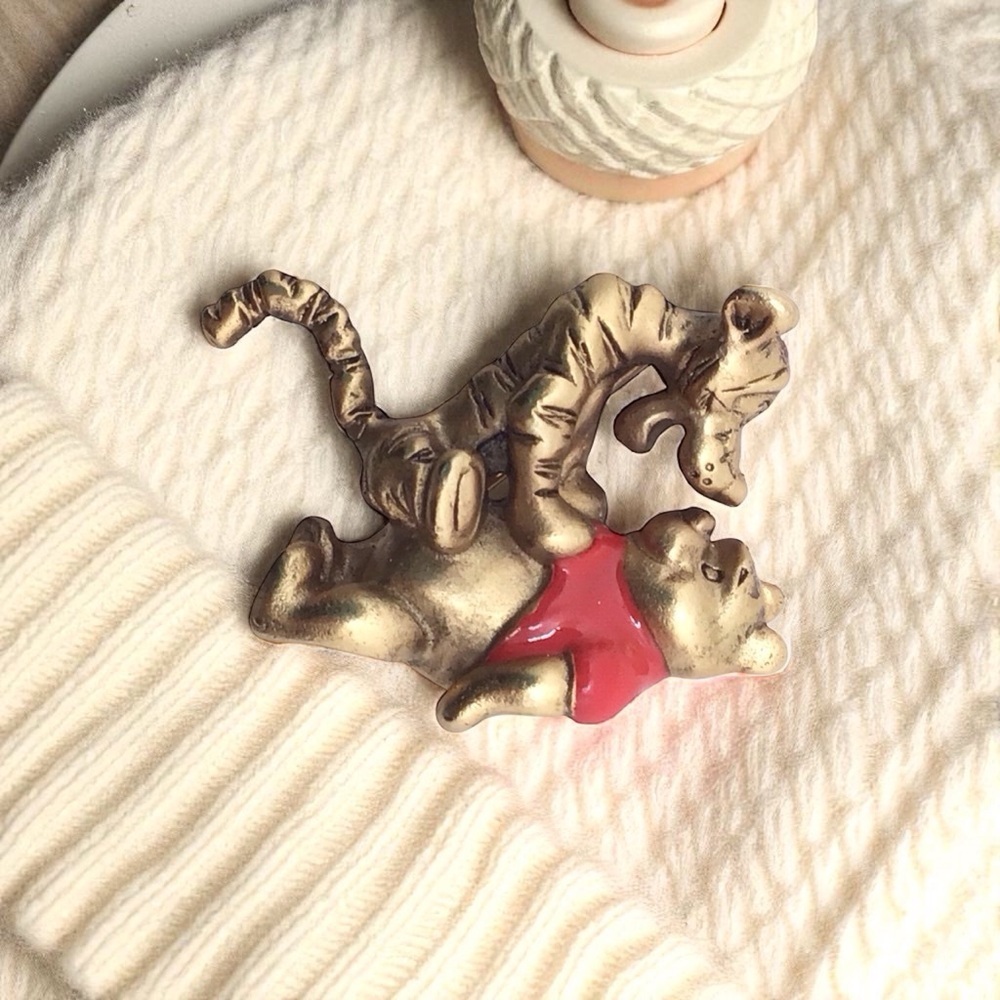 Vintage Disney Winnie the Pooh & Tigger Gold Tone Enamel Pin Brooch